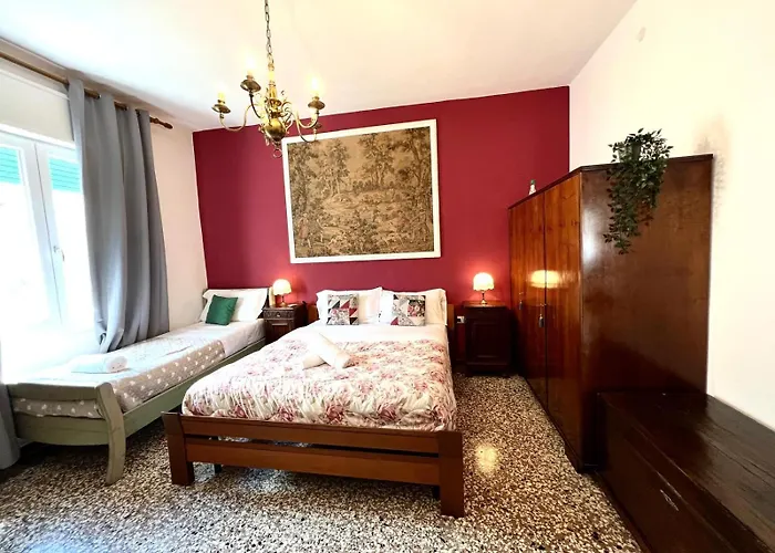 S Marco Full アパート